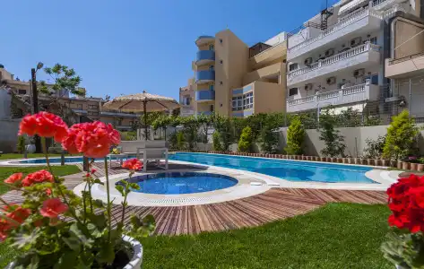 Leonidas & Apartments - 11