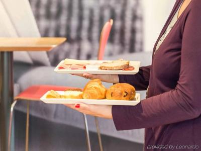 Ibis Paris Canal Saint Martin - 10