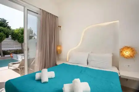 Stay Helios - 1