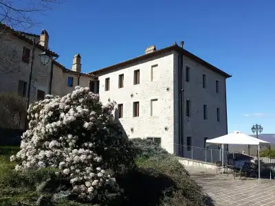 Castello Izzalini Todi Resort - 0