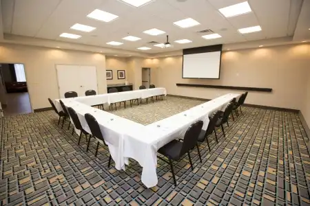 Hampton Inn & Suites Oklahoma City Airport - 41
