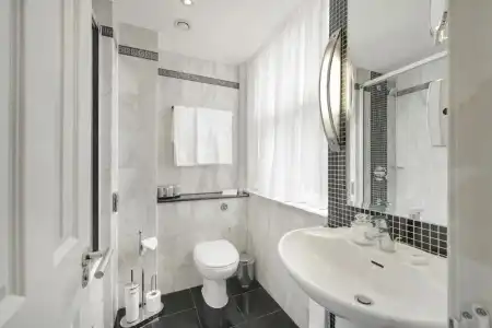 Gem Langham Court - 46