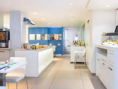 ibis Styles Menton Centre - 13