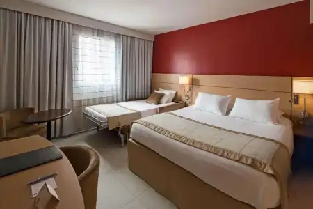 Best Western Plus Le Lavarin - 84