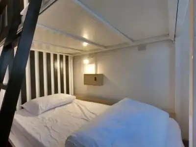 Zleepinezz Hostel - 25