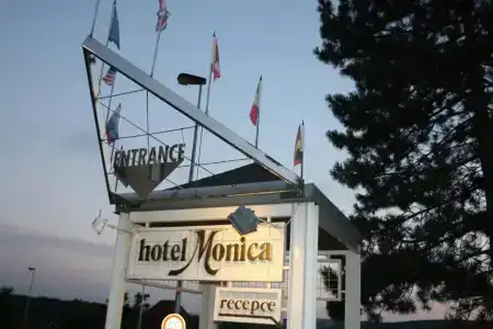 Monica - 18