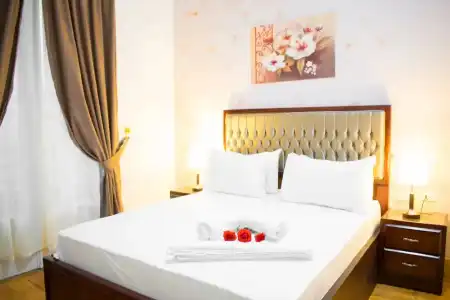 Golden Palace - 66