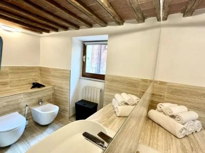 Regis Condo - 259