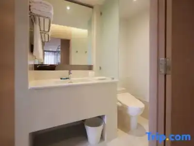 Balcony Seaside Sriracha & Serviced Apartments (SHA Extra Plus) - 88