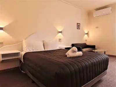 St Georges Motor Inn - 72