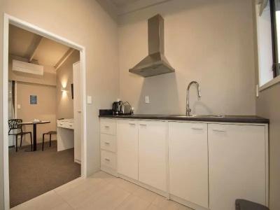 Middlemore Motel - 79