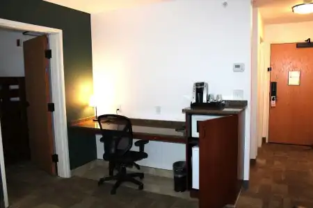 Boothill Inn and Suites - 3