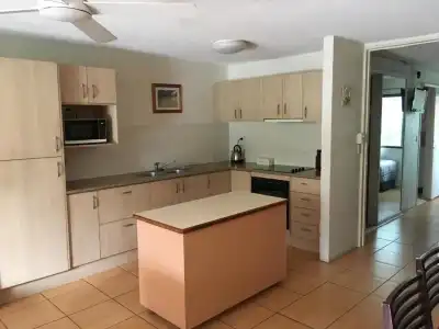 Burleigh Palms Holiday Apartments - 20
