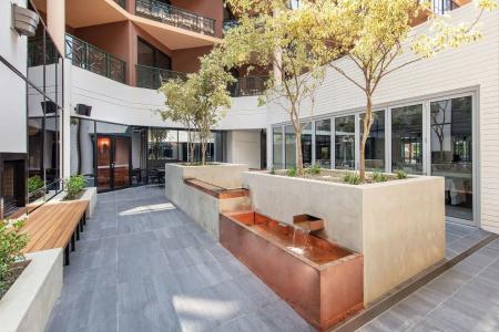 Amora Herencia Riverwalk Melbourne - 1