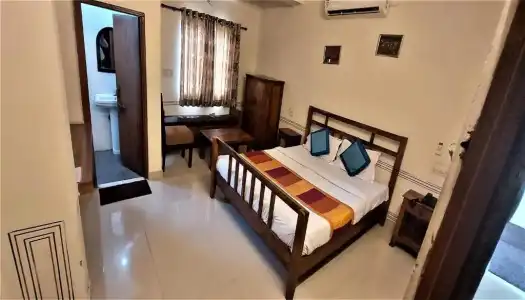 Raghuraj Palace - 72