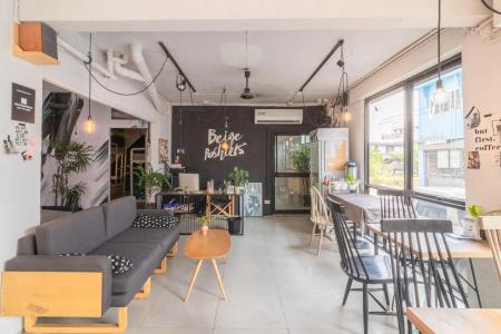 Beige Poshtels - 28