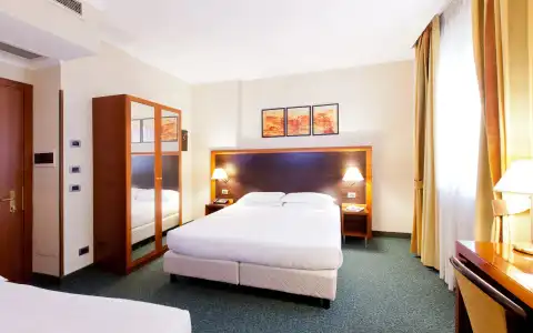 Garner Rome Aurelia by IHG - 6