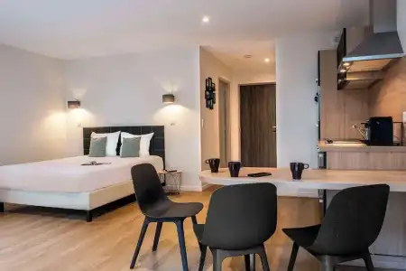 Best Western Le Cheval Blanc - Vieux Port - 260