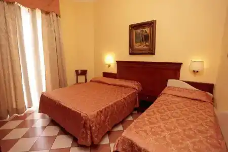 Hollywood Roma - 33