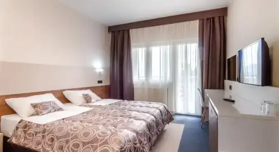 Macola - 6