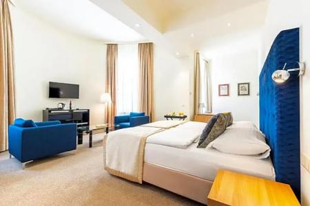 HiLight Suites - 105