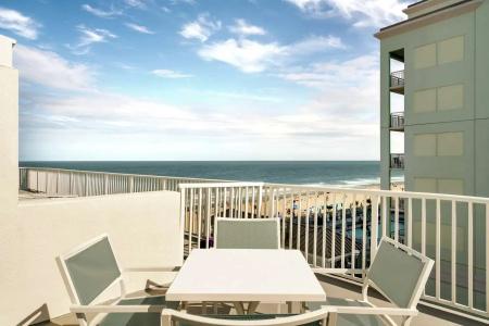 DoubleTree by Hilton Ocean City Oceanfront - 160