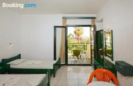 Milos Studios - 15