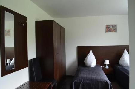 Zwei Raben Pension - 4