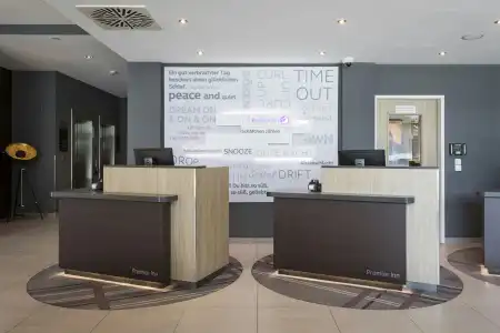 Premier Inn Freiburg City Süd - 33