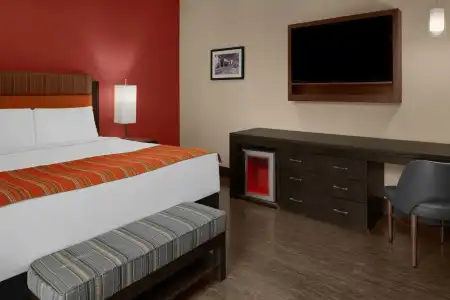 SIRTAJ - Beverly Hills - 4