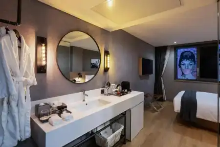 Hotel28 Myeongdong - 54