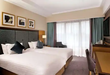 DoubleTree by Hilton London Victoria - 10