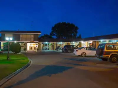 Middle Park Motel - 14