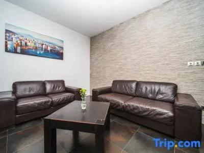 Apartment 3 Beaches With Free Parking - 156