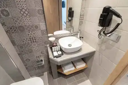 Grand Port Suites Thessaloniki - 17