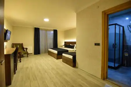 Green Palace Suite - 109