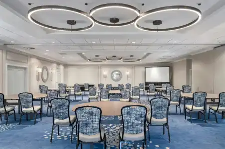 DoubleTree Suites by Hilton Naples - 17