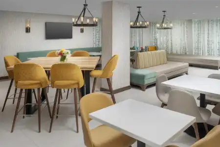 Hilton Garden Inn Miami Brickell South - 24