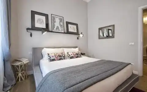 The Independent Suite - 36