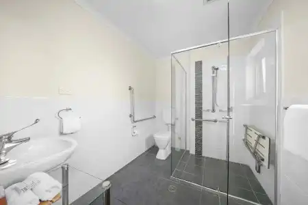 Macquarie Waters Boutique Apartment - 43