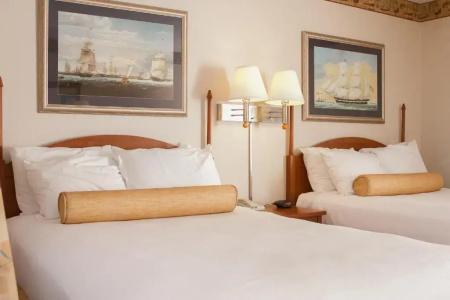 Flagship Inn and Suites - 41