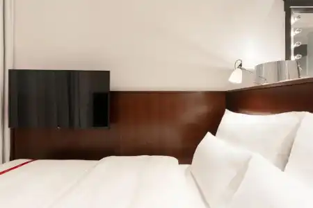Ruby Louise Frankfurt by IHG - 11