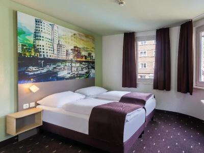 B&B Düsseldorf City-Süd - 29
