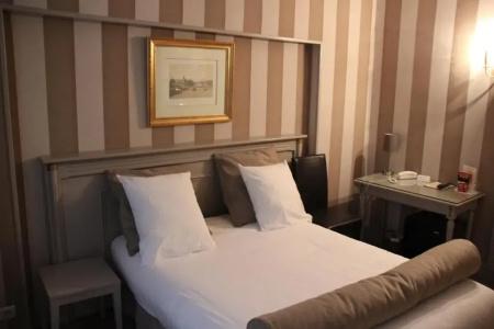 Hôtel Saint Cyr Etoile - 83
