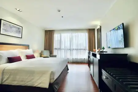 Bandara Silom Suites - 173