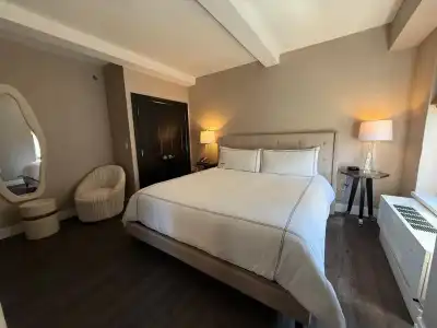 The Manhattan Club - 18