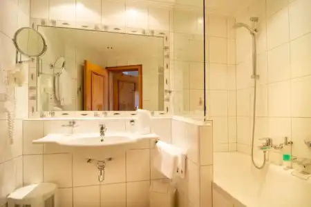 Hotel - 42