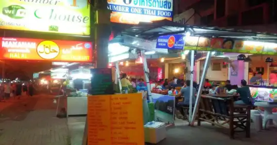 Number 1 Guesthouse & Restaurant - 19