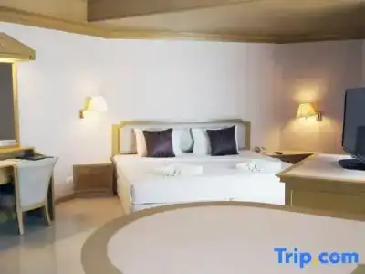 City Beach Resort - 34