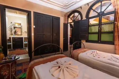 Riad Losra - 51